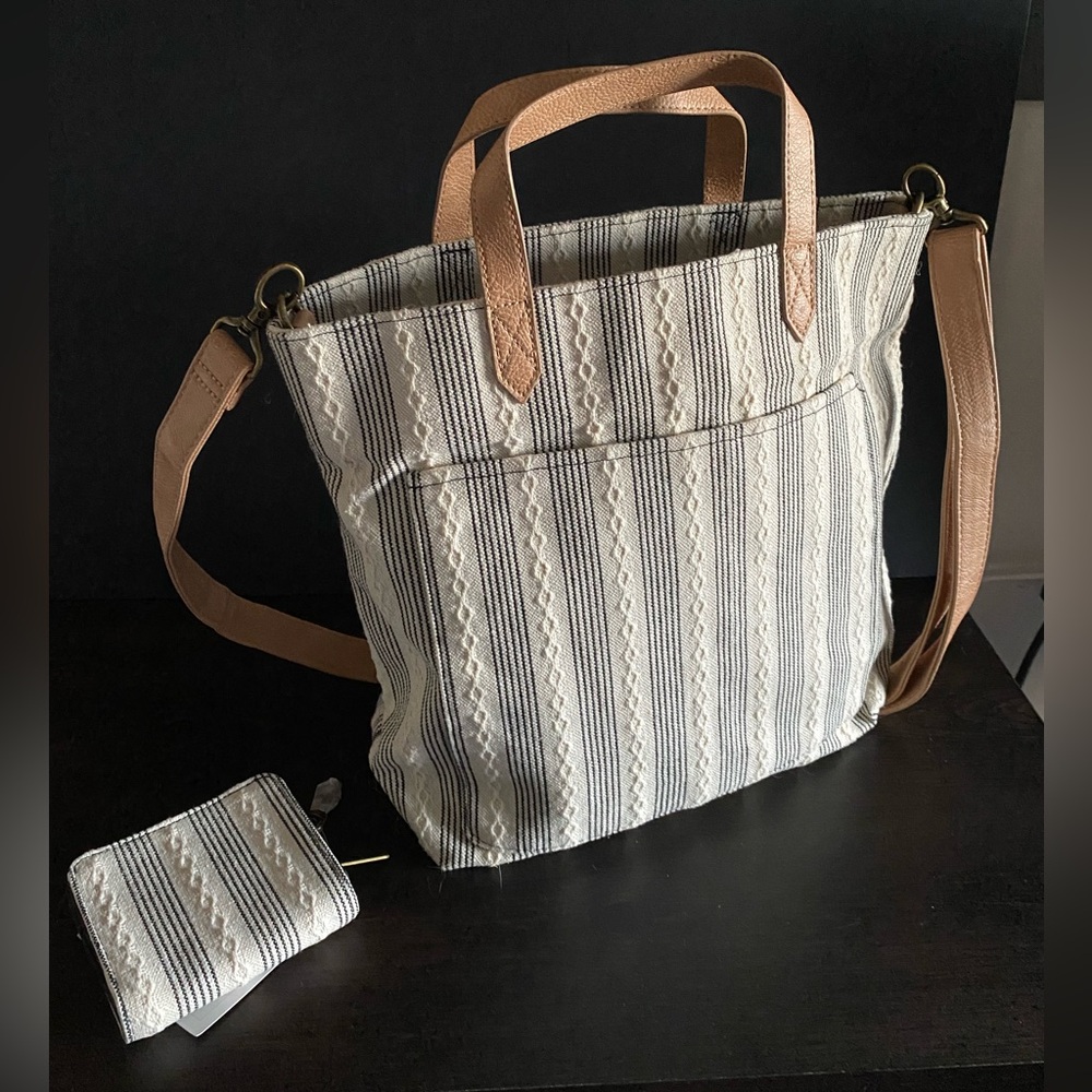 Thirty One Window Shopper with Matching Wallet 🤍